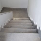 escalier classique palier Gris de Thala